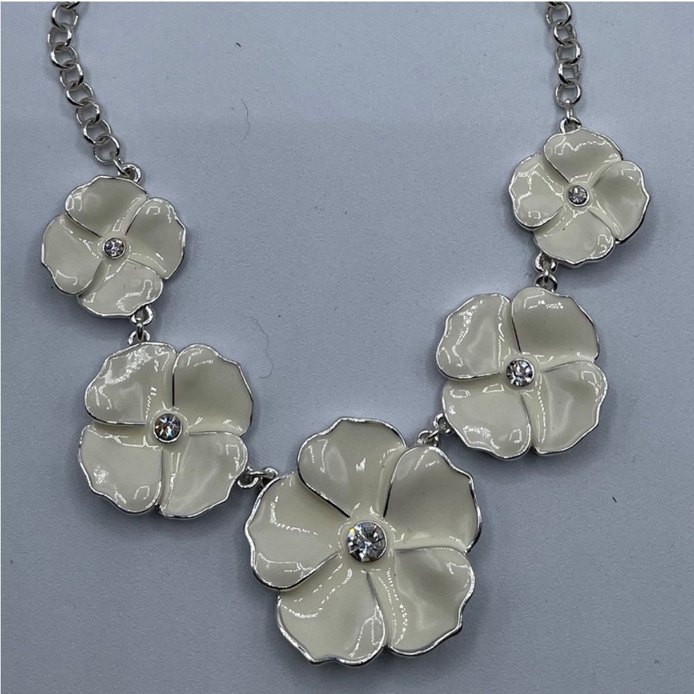 Liz Claiborne White Floral Rhinestone Necklace